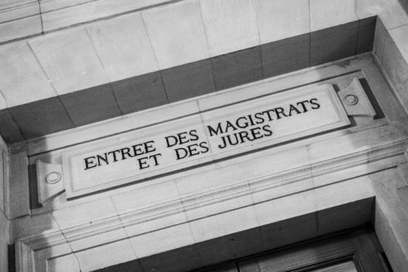 entrée des magistrats et des jurés 